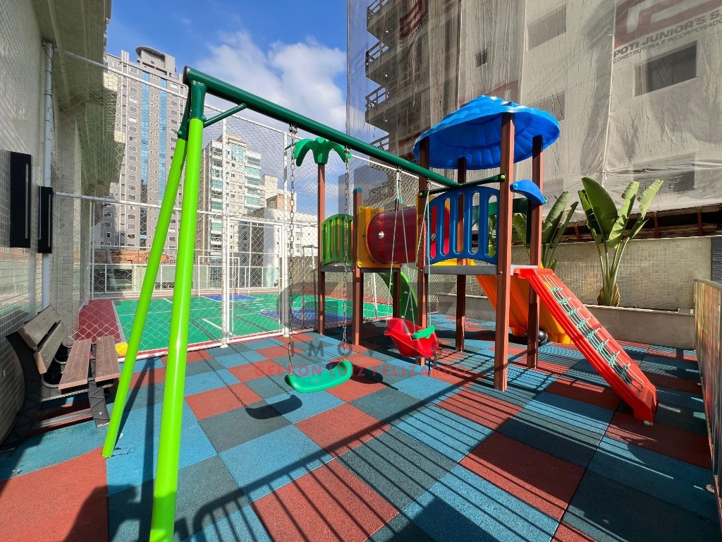 Apartamento de Luxo na cidade de Itapema/SC no bairro Meia Praia, 2 suítes e 2 demi suítes com 2 Vagas de garagem, com Lazer Completo. Bem localizado