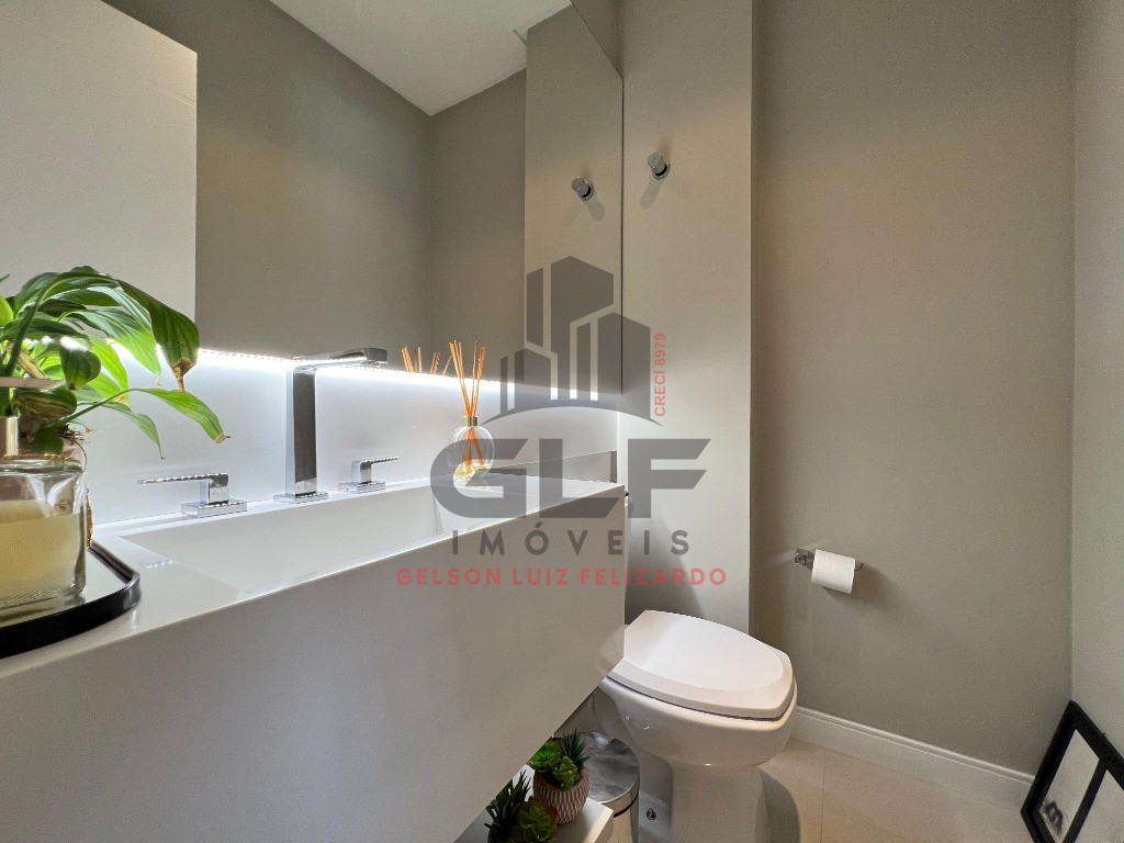 Apartamento de Luxo na cidade de Itapema/SC no bairro Meia Praia, 2 suítes e 2 demi suítes com 2 Vagas de garagem, com Lazer Completo. Bem localizado