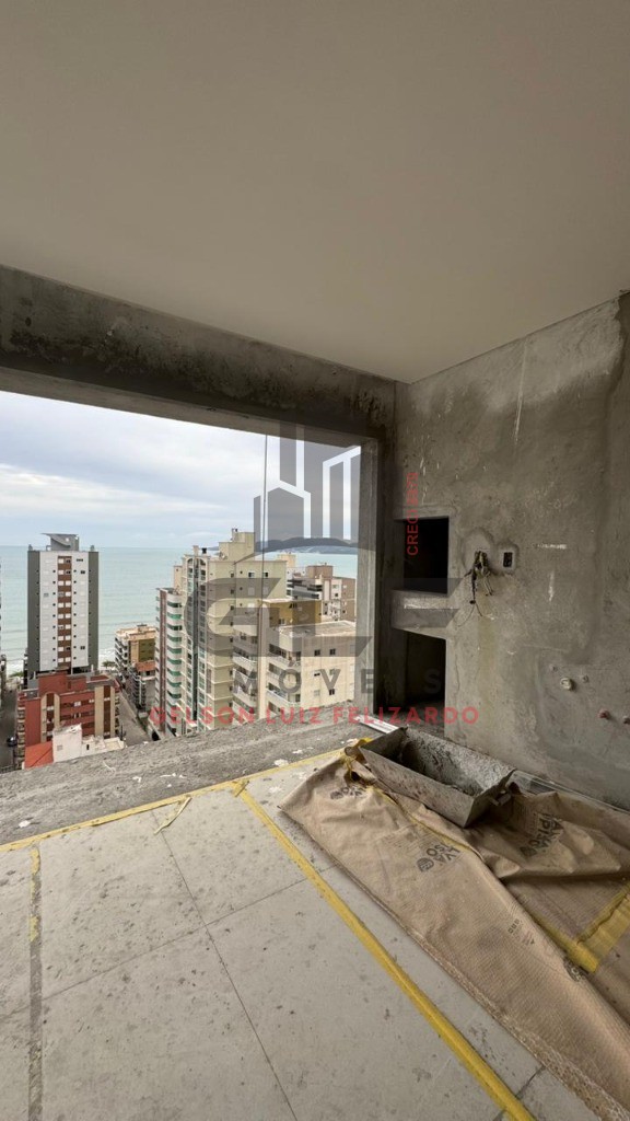 Apartamento de Alto Padrão na cidade de Itapema/SC, no bairro Meia Praia, com 4 Suítes e 3 Vagas de Garagem. Localização Privilegiada. Lazer completo