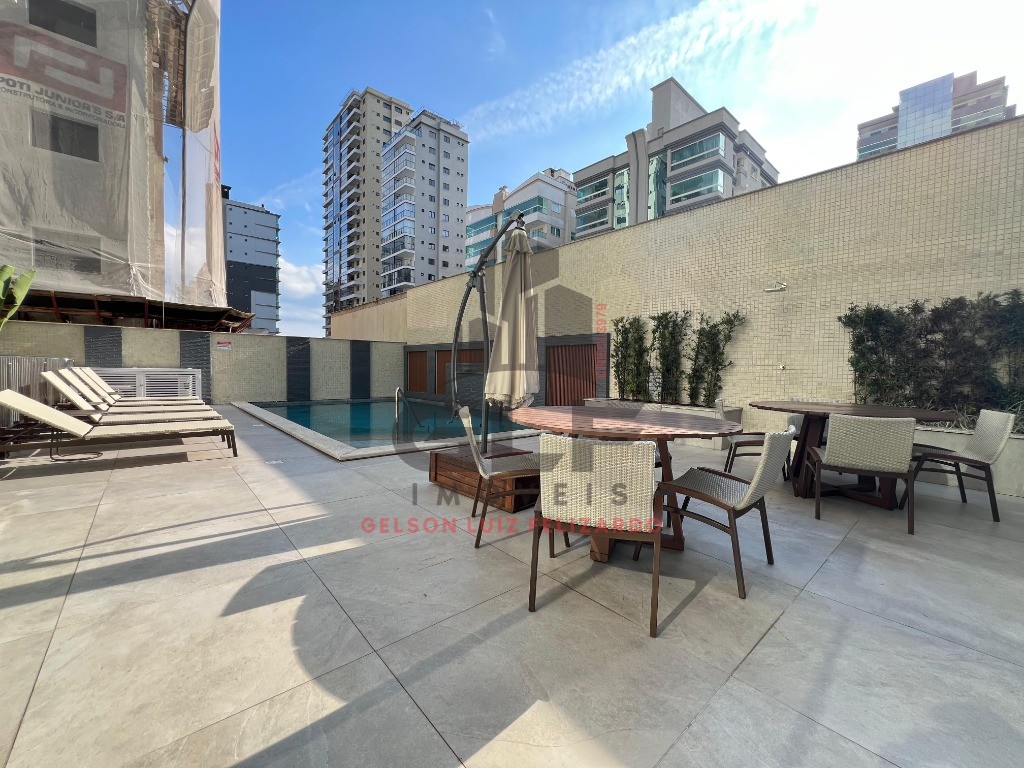 Apartamento de Luxo na cidade de Itapema/SC no bairro Meia Praia, 2 suítes e 2 demi suítes com 2 Vagas de garagem, com Lazer Completo. Bem localizado