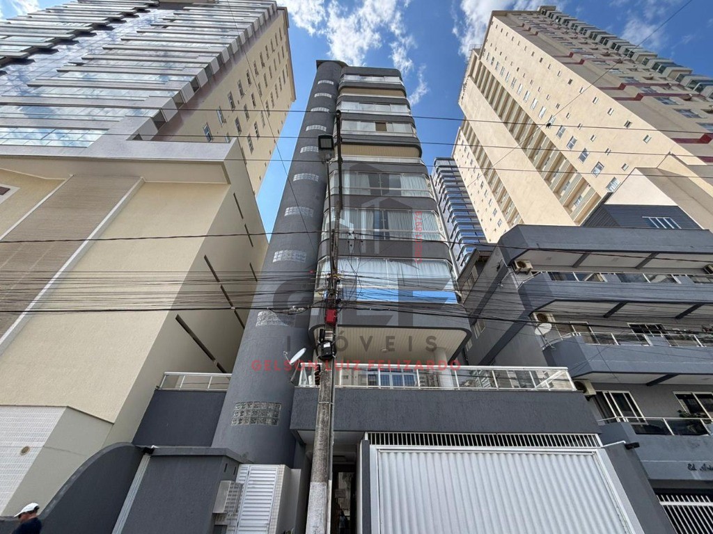 Apartamento Mobiliado em Itapema/SC no bairro Meia Praia, 129m² com3 dormitórios sendo 1 suíte e 1 Vaga de garagem. Bem localizado. Investir