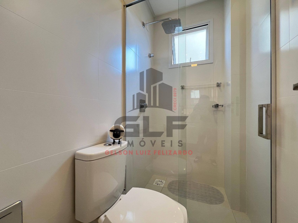 Apartamento de Luxo na cidade de Itapema/SC no bairro Meia Praia, 2 suítes e 2 demi suítes com 2 Vagas de garagem, com Lazer Completo. Bem localizado