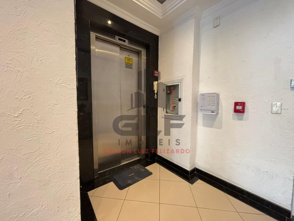 Apartamento Mobiliado em Itapema/SC no bairro Meia Praia, 129m² com3 dormitórios sendo 1 suíte e 1 Vaga de garagem. Bem localizado. Investir