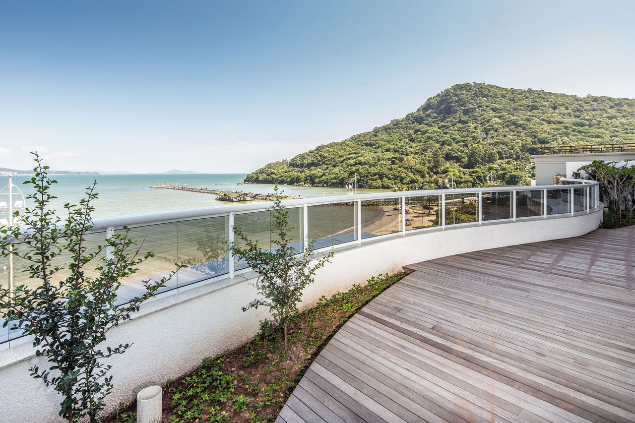 Apartamento Pronto em Balneário Camboriú/SC com 4 suítes 4 vaga de garagem, área de lazer completa