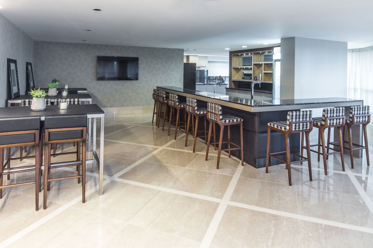 Apartamento Pronto em Balneário Camboriú/SC com 4 suítes 4 vaga de garagem, área de lazer completa