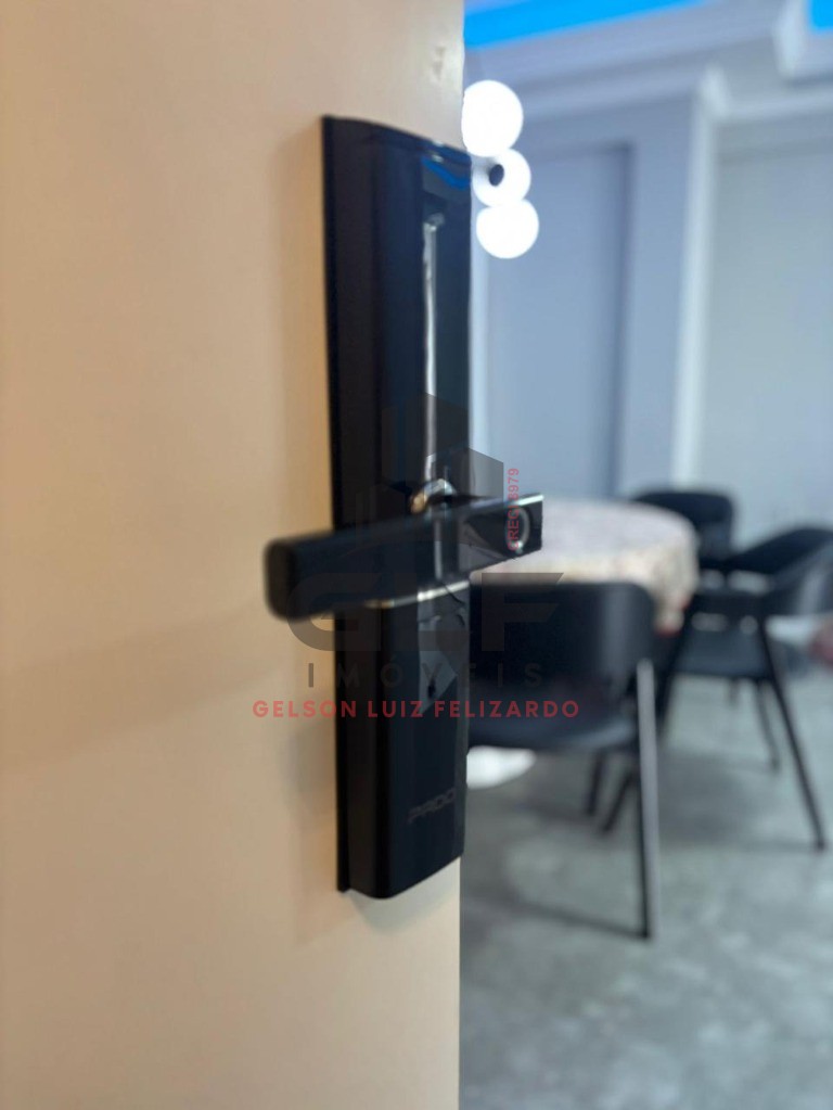 Apartamento Mobiliado em Itapema/SC no bairro Meia Praia, 129m² com3 dormitórios sendo 1 suíte e 1 Vaga de garagem. Bem localizado. Investir