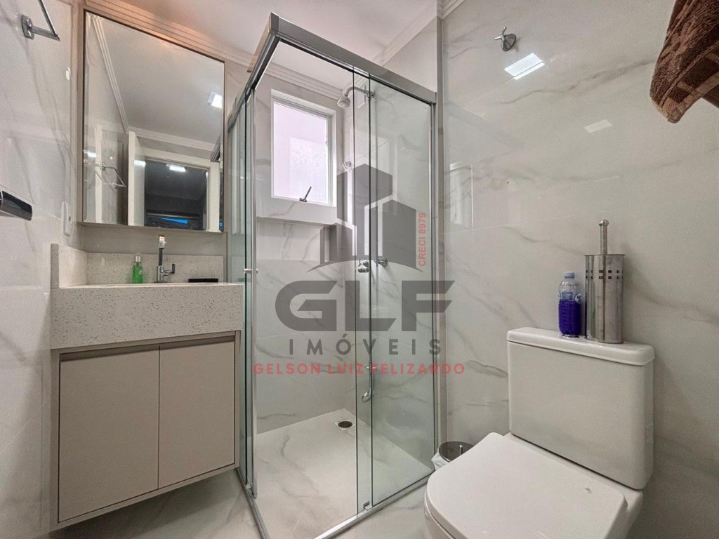 Apartamento Mobiliado em Itapema/SC no bairro Meia Praia, 129m² com3 dormitórios sendo 1 suíte e 1 Vaga de garagem. Bem localizado. Investir
