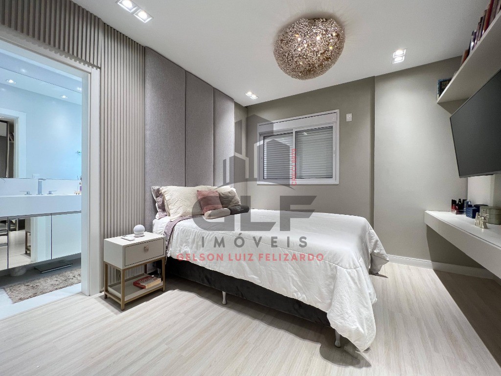 Apartamento de Luxo na cidade de Itapema/SC no bairro Meia Praia, 2 suítes e 2 demi suítes com 2 Vagas de garagem, com Lazer Completo. Bem localizado