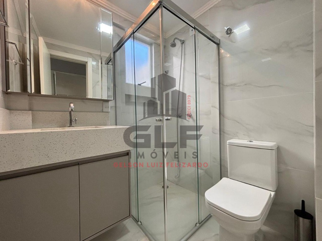 Apartamento Mobiliado em Itapema/SC no bairro Meia Praia, 129m² com3 dormitórios sendo 1 suíte e 1 Vaga de garagem. Bem localizado. Investir