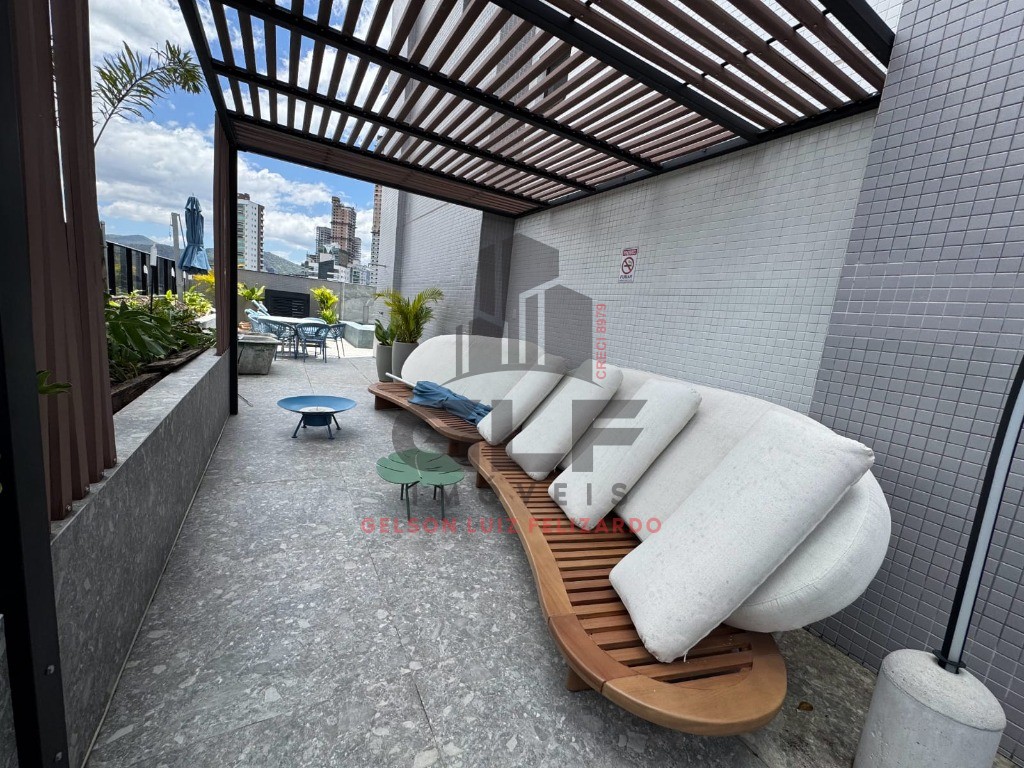 Apartamento de Luxo Pronto em Itapema/SC Bairro Meia Praia com 150m² área privativa sendo 3 suítes, 3 vagas de garagem, área de lazer completa