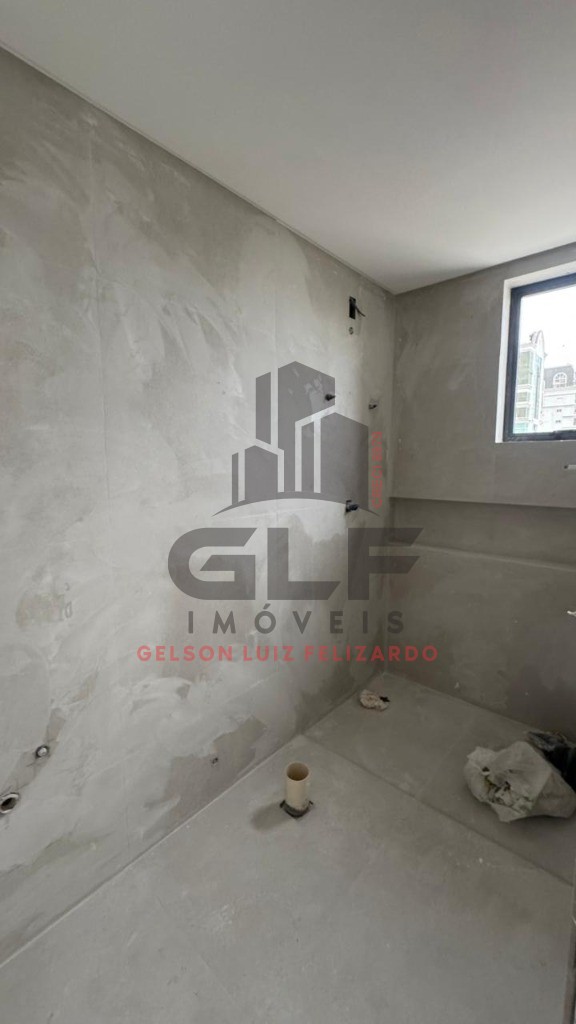 Apartamento de Alto Padrão na cidade de Itapema/SC, no bairro Meia Praia, com 4 Suítes e 3 Vagas de Garagem. Localização Privilegiada. Lazer completo