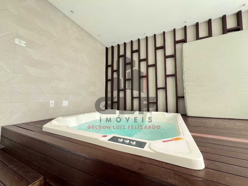 Apartamento de Luxo na cidade de Itapema/SC no bairro Meia Praia, 2 suítes e 2 demi suítes com 2 Vagas de garagem, com Lazer Completo. Bem localizado