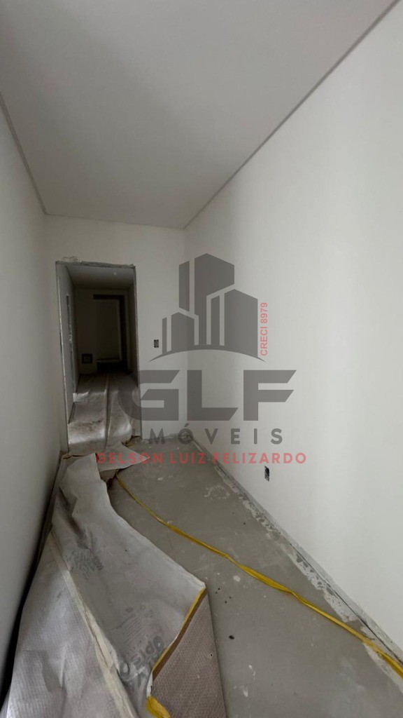 Apartamento de Alto Padrão na cidade de Itapema/SC, no bairro Meia Praia, com 4 Suítes e 3 Vagas de Garagem. Localização Privilegiada. Lazer completo