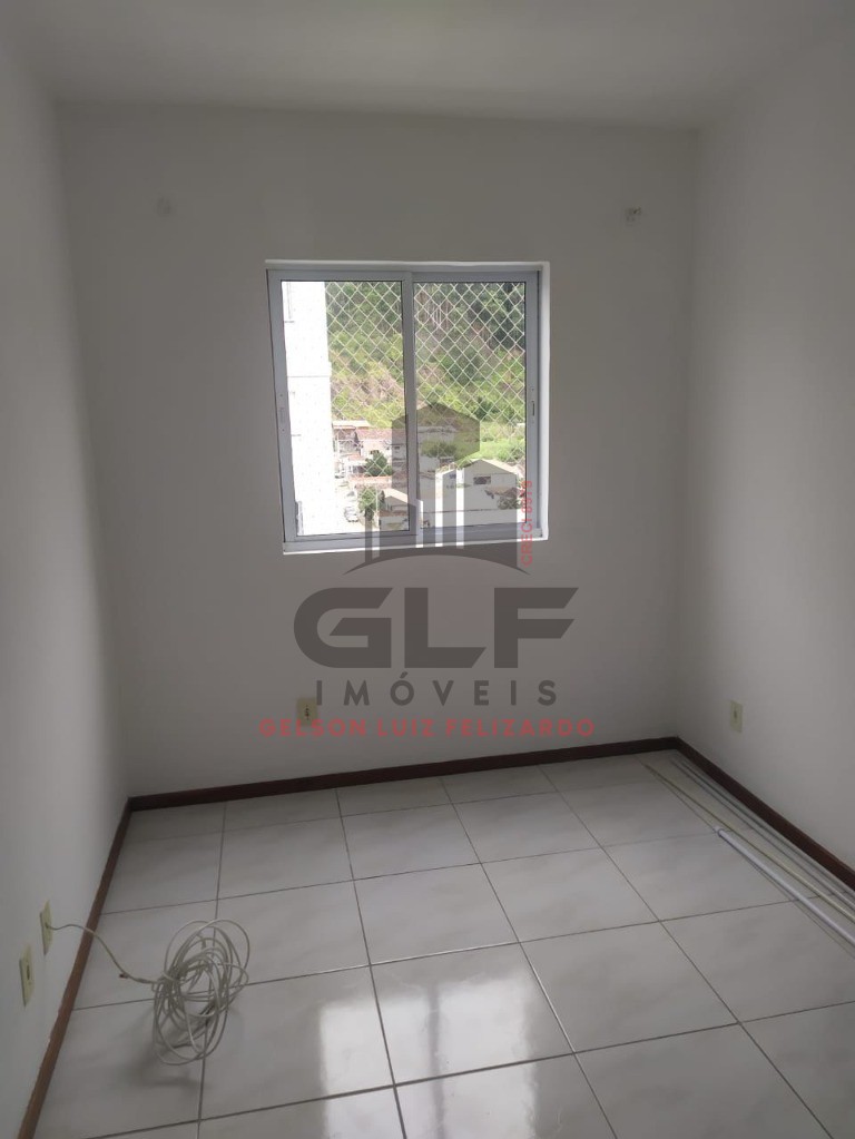 Apartamento Pronto Semi Mobiliado em Itapema/SC no bairro Casa Branca, com 2 Dormitórios e 1 Vaga de garagem. Bem localizado.