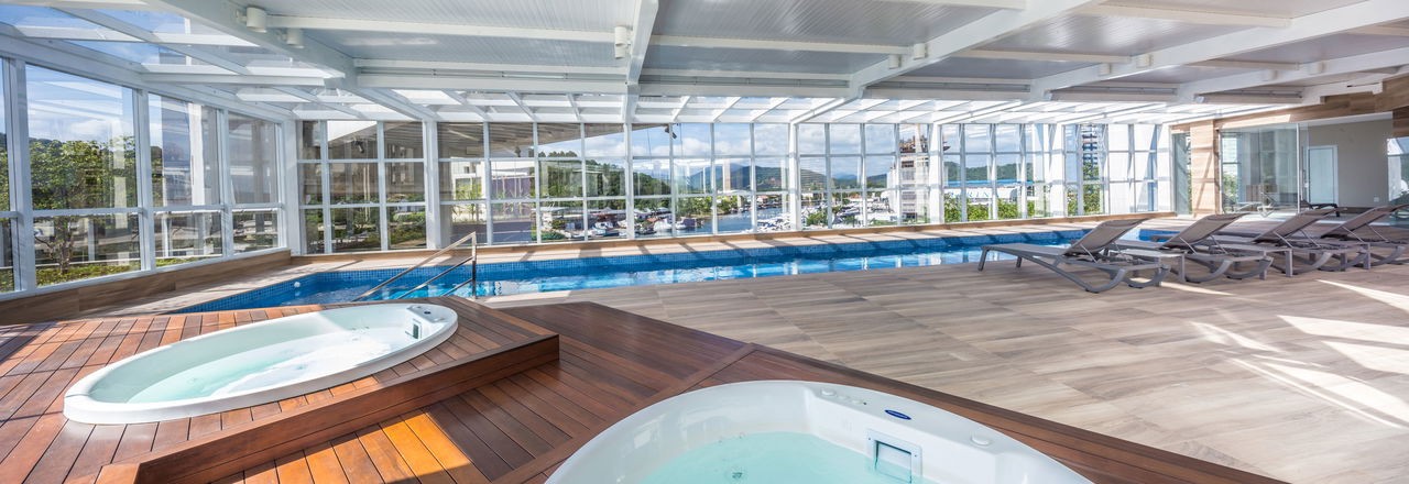Apartamento Pronto em Balneário Camboriú/SC com 4 suítes 4 vaga de garagem, área de lazer completa