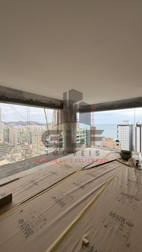 Apartamento de Alto Padrão na cidade de Itapema/SC, no bairro Meia Praia, com 4 Suítes e 3 Vagas de Garagem. Localização Privilegiada. Lazer completo
