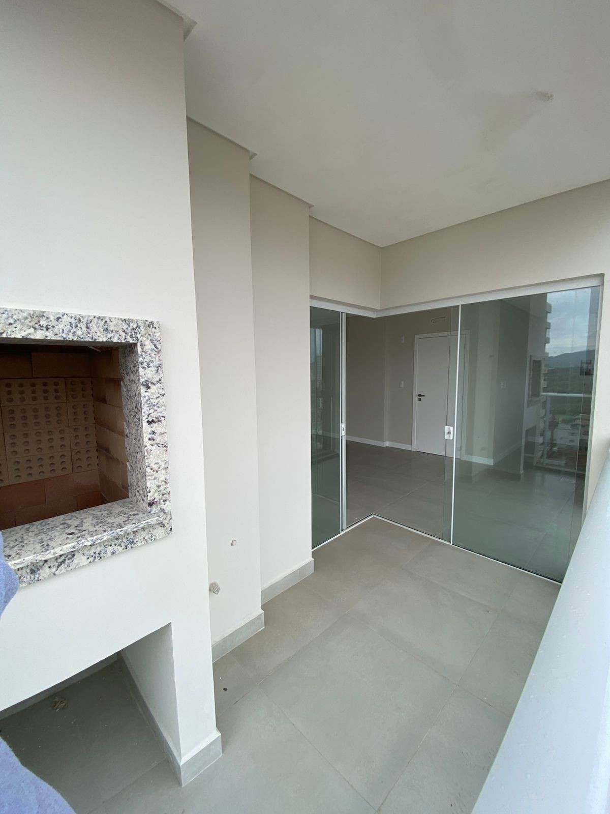 Apartamento Pronto par5a morar em Porto Belo/SC com 65m² área privativa sendo 1 suíte 1 vaga de garagem, área de lazer completa
