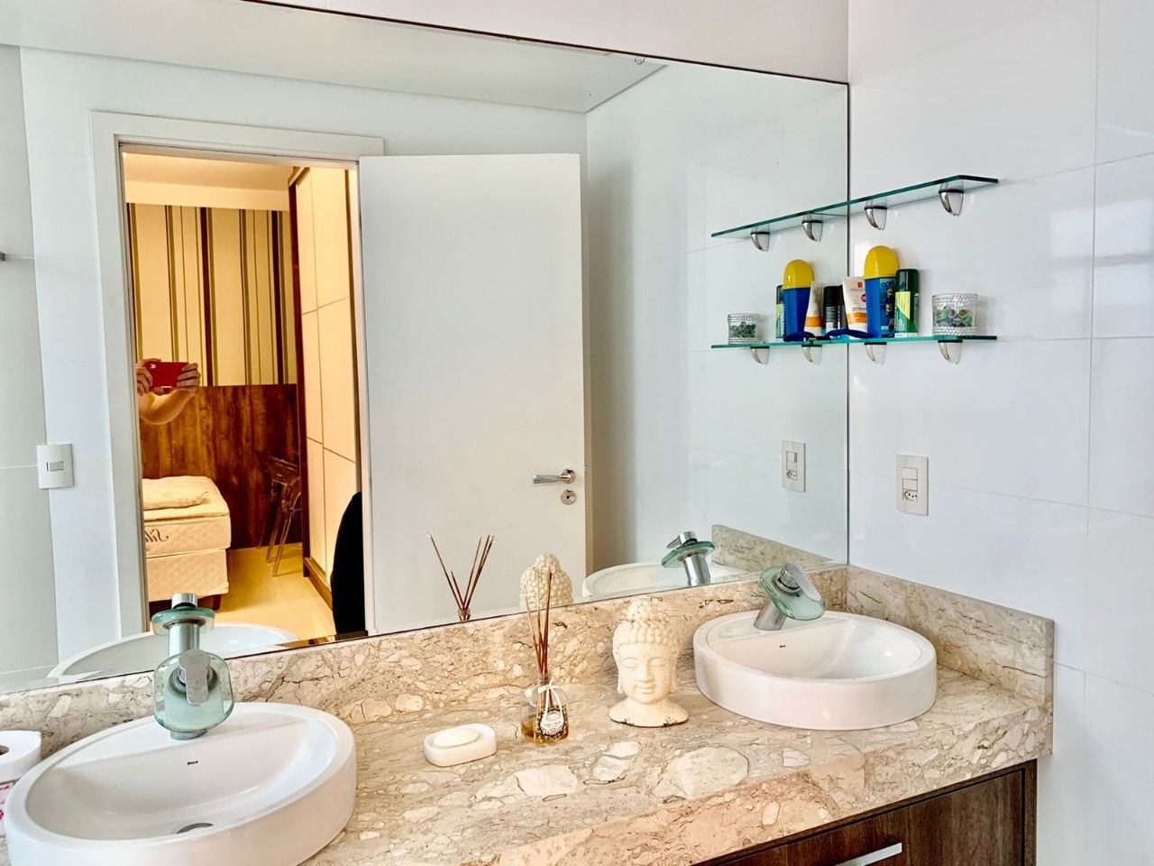 Apartamento Pronto para morar em Itapema/SC bairro Meia Praia com 212m² sendo 3 suítes 2 vaga de garagem