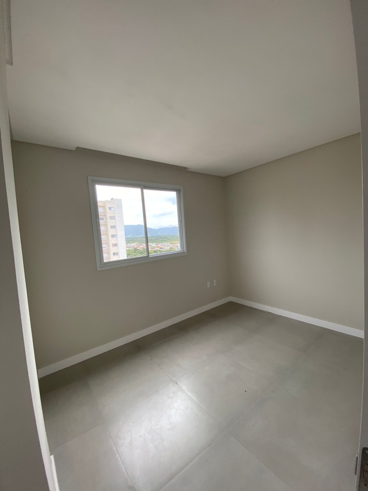 Apartamento Pronto par5a morar em Porto Belo/SC com 65m² área privativa sendo 1 suíte 1 vaga de garagem, área de lazer completa