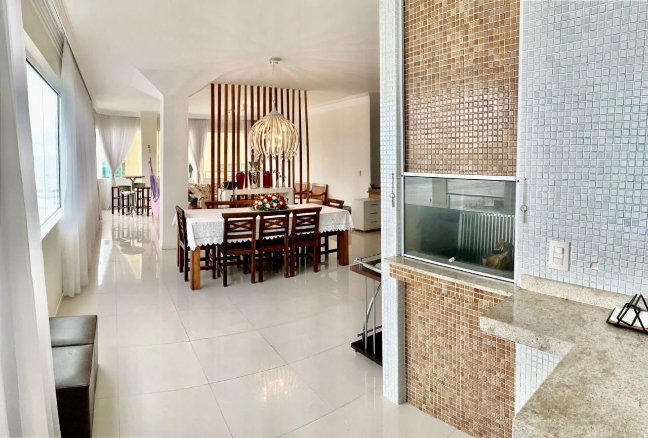 Apartamento Pronto para morar em Itapema/SC bairro Meia Praia com 212m² sendo 3 suítes 2 vaga de garagem