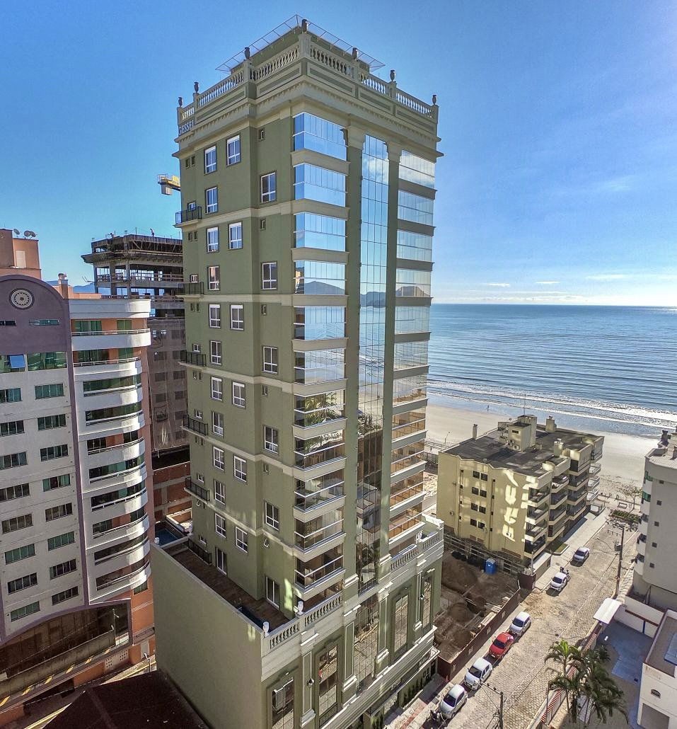 Apartamento pronto para morar em Itapema/SC bairro Meia Praia, com 251,50m² área privativa sendo 4 suítes 2 vagas de garagem, lazer completo