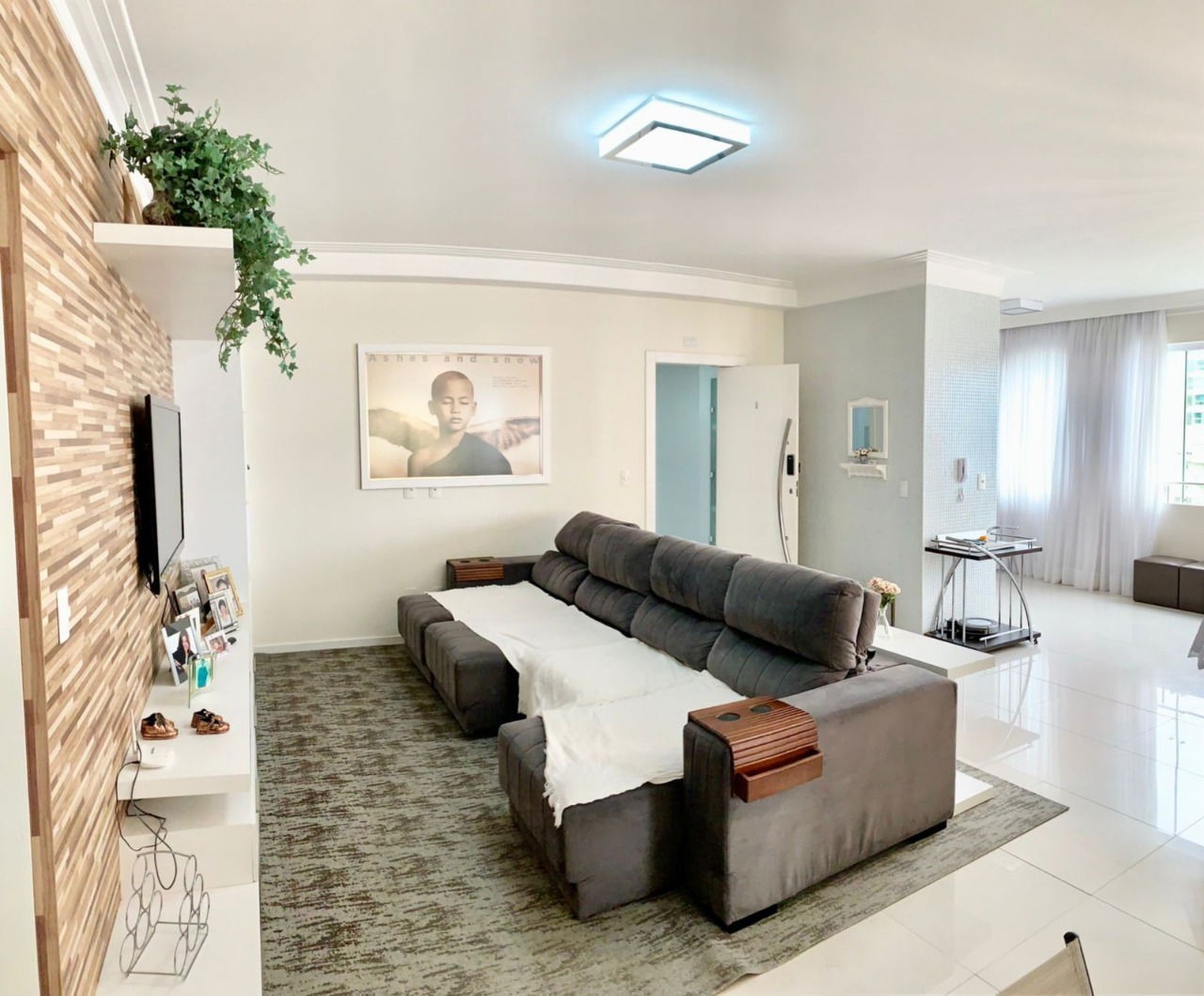 Apartamento Pronto para morar em Itapema/SC bairro Meia Praia com 212m² sendo 3 suítes 2 vaga de garagem