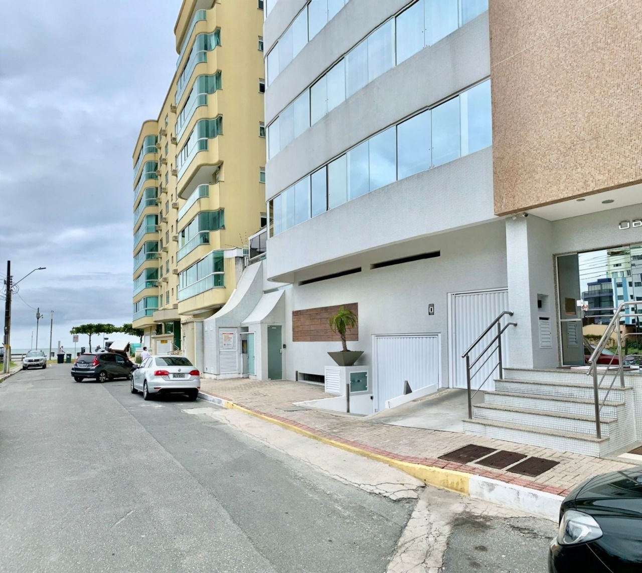 Apartamento Pronto para morar em Itapema/SC bairro Meia Praia com 212m² sendo 3 suítes 2 vaga de garagem