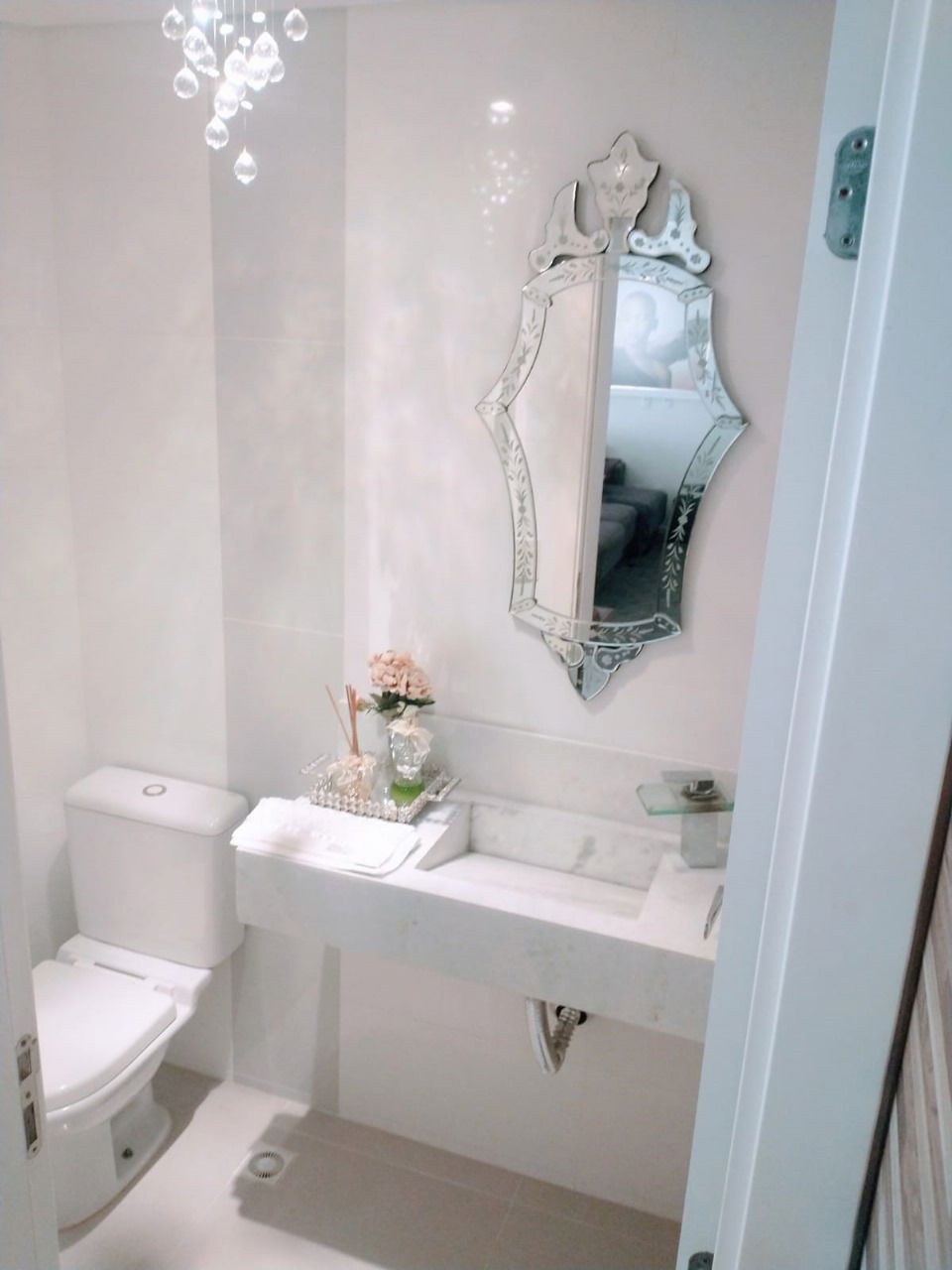 Apartamento Pronto para morar em Itapema/SC bairro Meia Praia com 212m² sendo 3 suítes 2 vaga de garagem