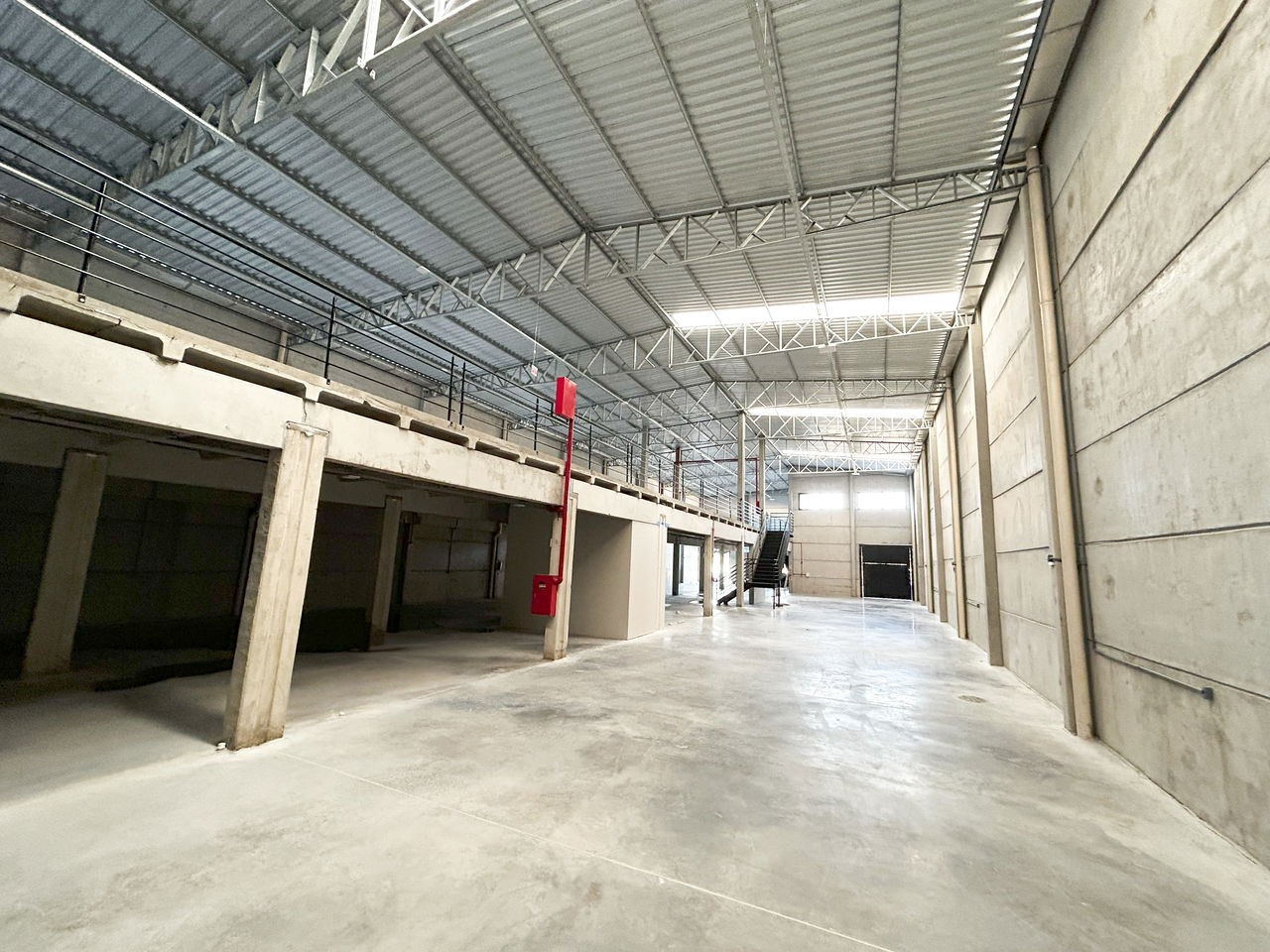 Galpão a venda em Porto Belo/SC com 1.698,00m² área privativa bem localizado