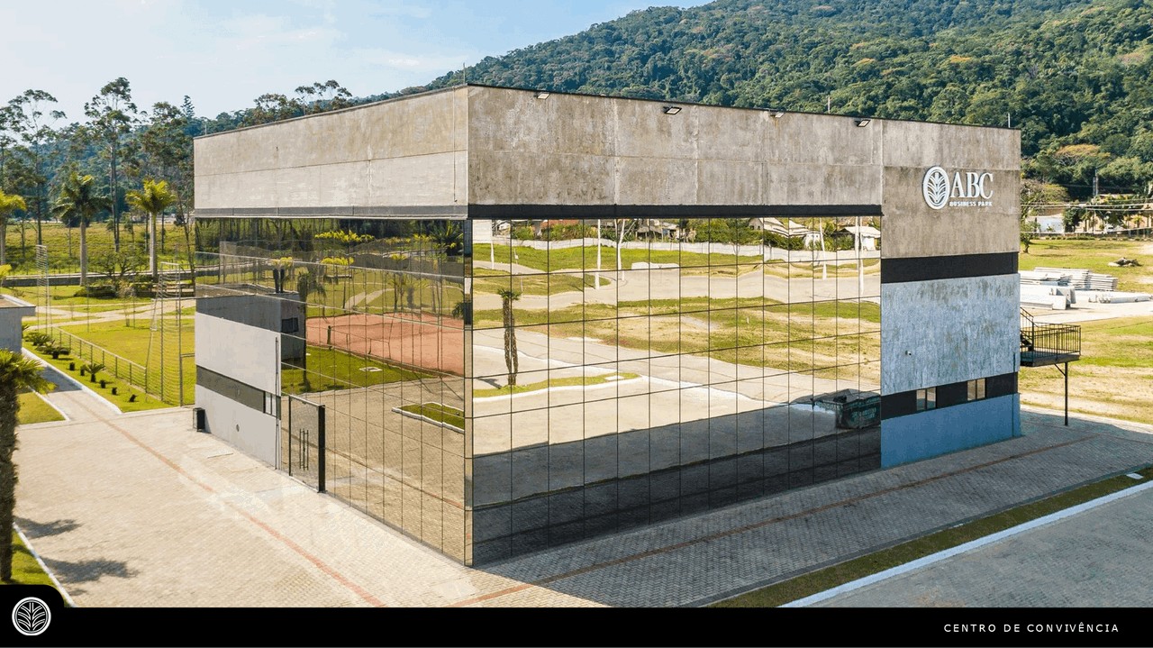 Galpão a venda em Porto Belo/SC com 1.698,00m² área privativa bem localizado