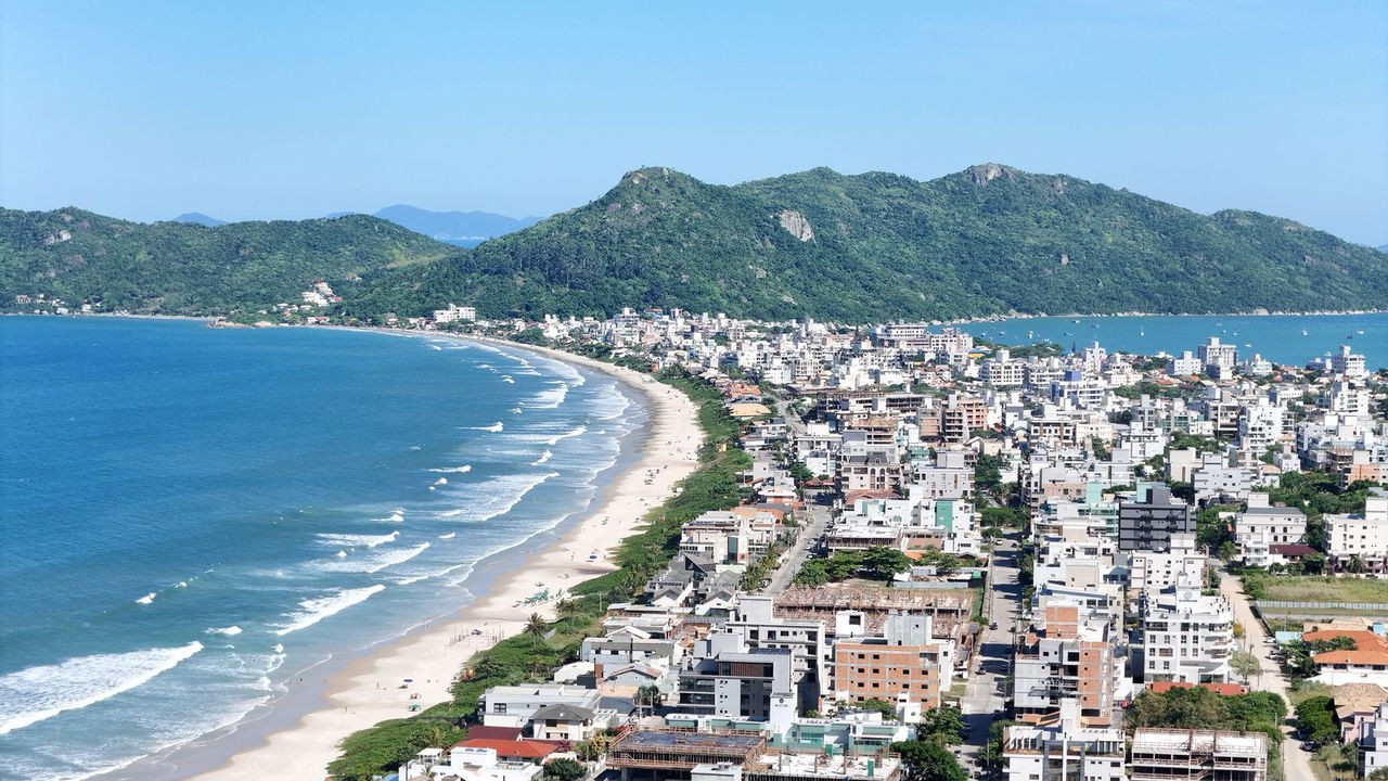 Apartamento pronto para morara em bombinhas/sc com 82,87m² á