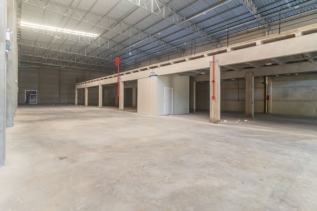 Galpão a venda em Porto Belo/SC com 1.698,00m² área privativa bem localizado