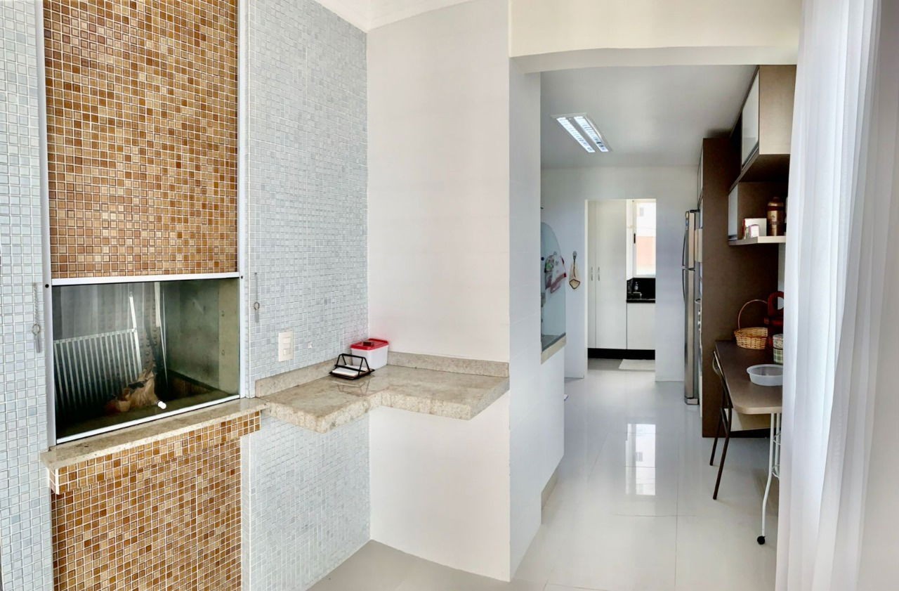 Apartamento Pronto para morar em Itapema/SC bairro Meia Praia com 212m² sendo 3 suítes 2 vaga de garagem