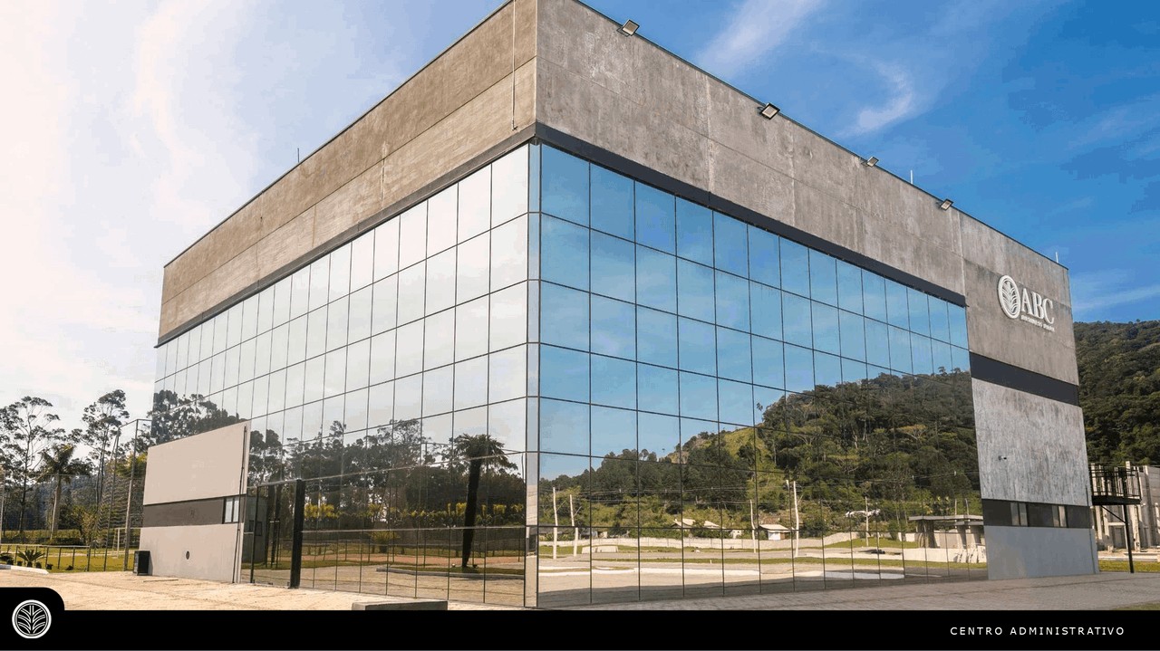 Galpão a venda em Porto Belo/SC com 1.698,00m² área privativa bem localizado