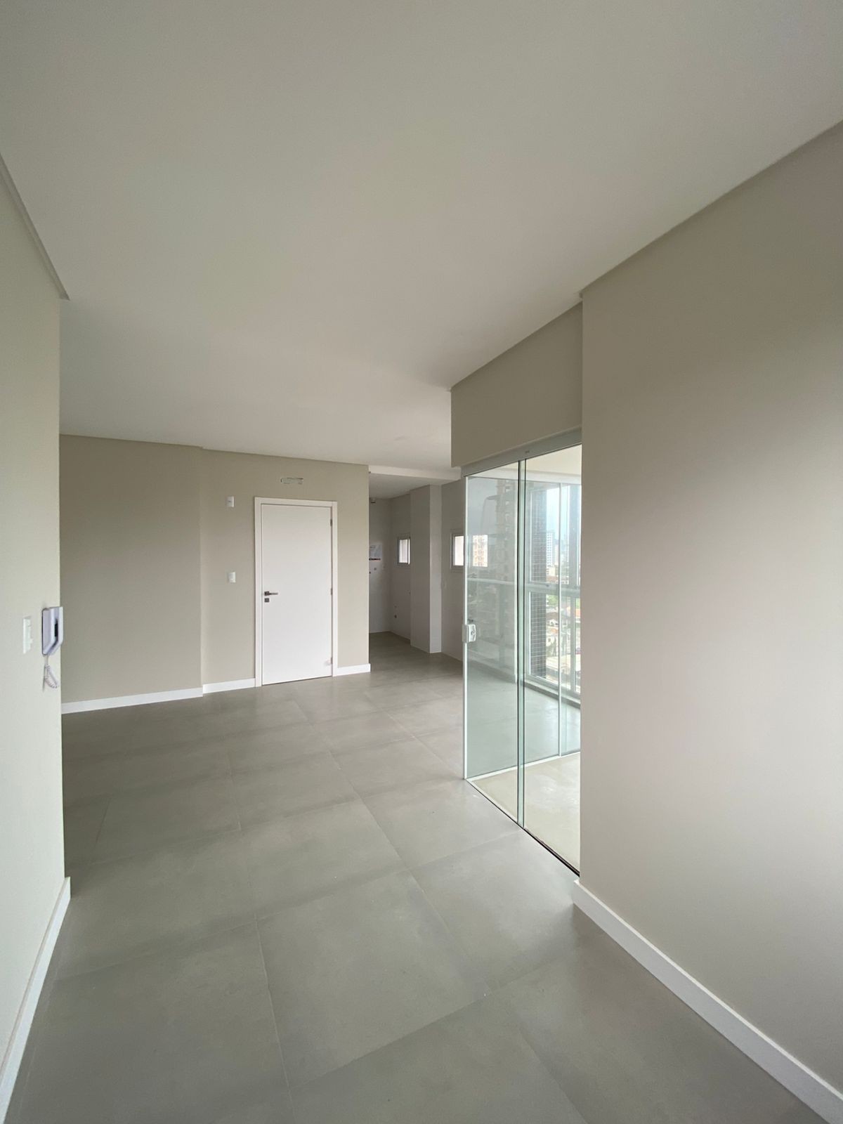 Apartamento Pronto par5a morar em Porto Belo/SC com 65m² área privativa sendo 1 suíte 1 vaga de garagem, área de lazer completa