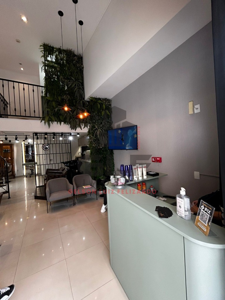 Salão de Beleza a venda em Itapema/SC com 100m² área privativa, tendo uma ótima localização