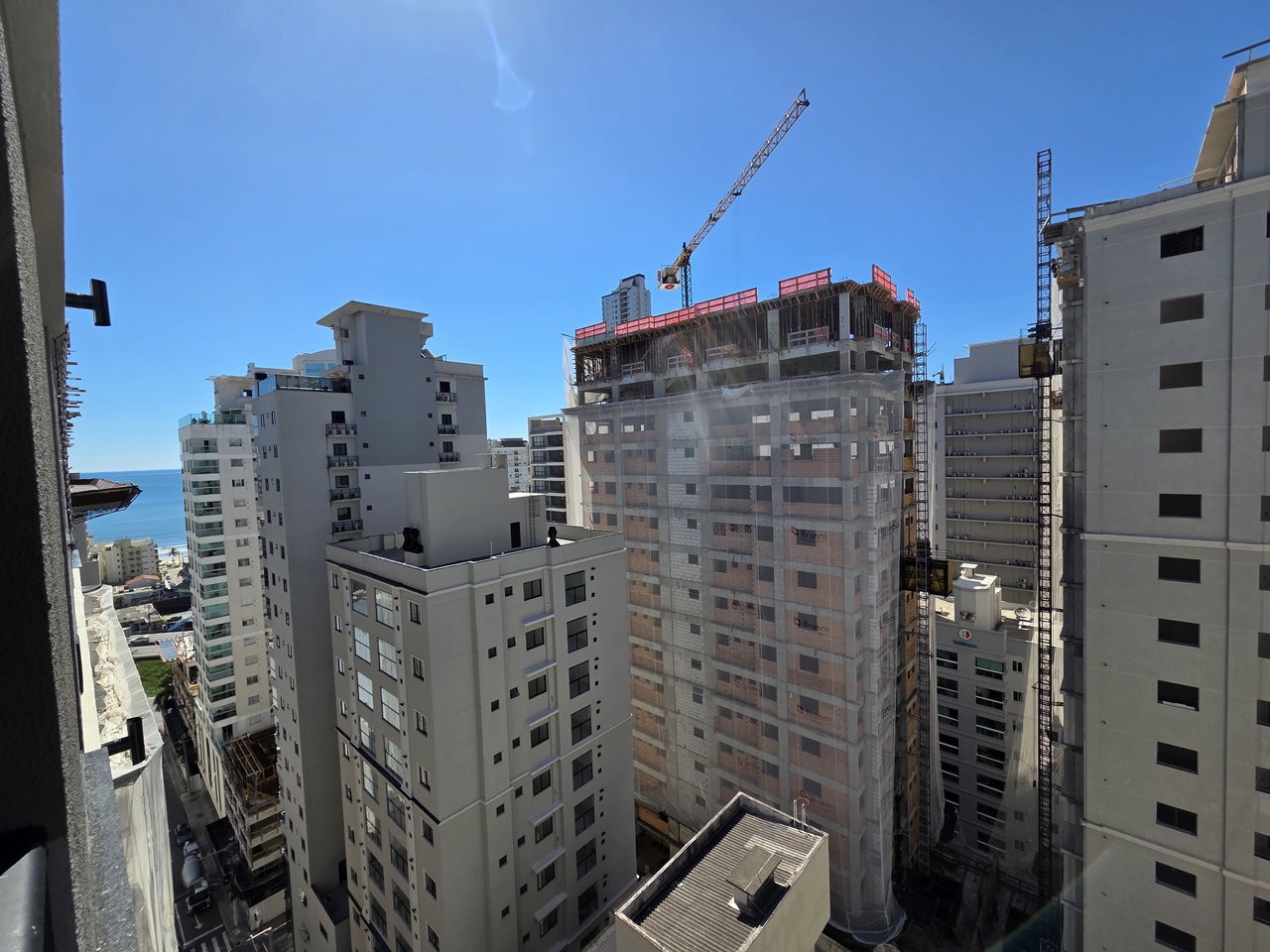 Apartamento Pronto para morar em Itapema/SC bairro Morretes, com 64m² área privativa sendo 2 suítes 1 vaga de garagem