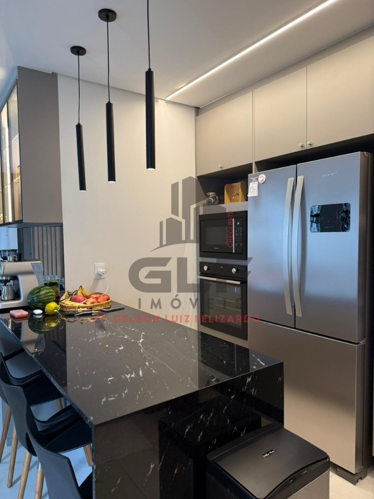 APARTAMENTO DE ALTO PADRÃO À VENDA EM MEIA PRAIA ? ITAPEMA/SC, com 125m² área privativa sendo 3 suítes, 2 vagas de garagem, lazer completo