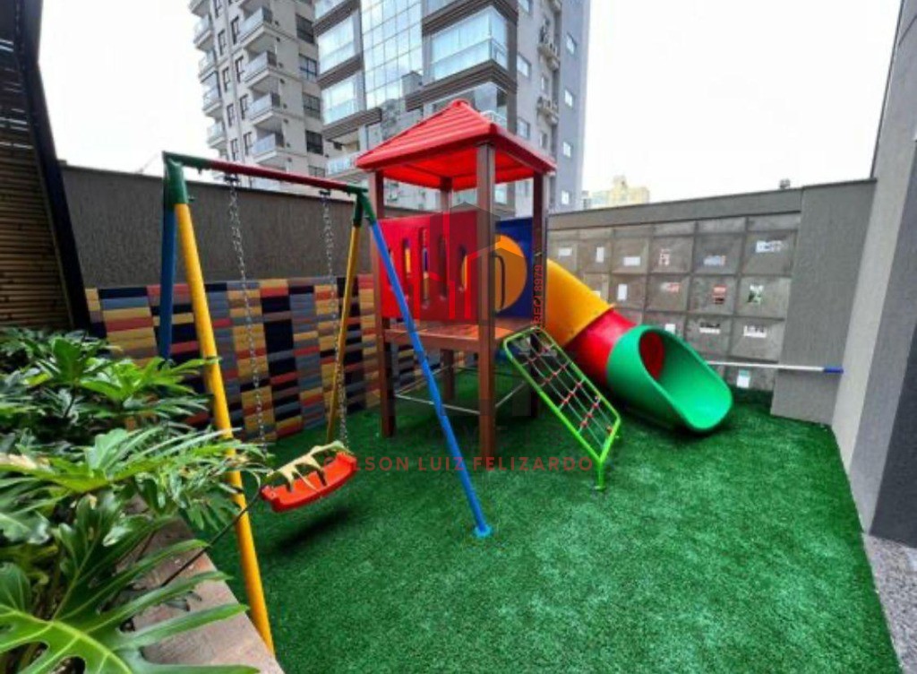 APARTAMENTO DE ALTO PADRÃO À VENDA EM MEIA PRAIA ? ITAPEMA/SC, com 125m² área privativa sendo 3 suítes, 2 vagas de garagem, lazer completo