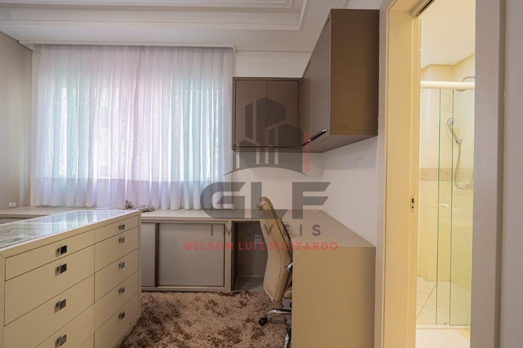Apartamento a venda em Itapema/SC bairro Meia Praia, com 260,78m² área privativa sendo 4 suítes 2 vagas de garagem 5 banheiros, área de lazer completa