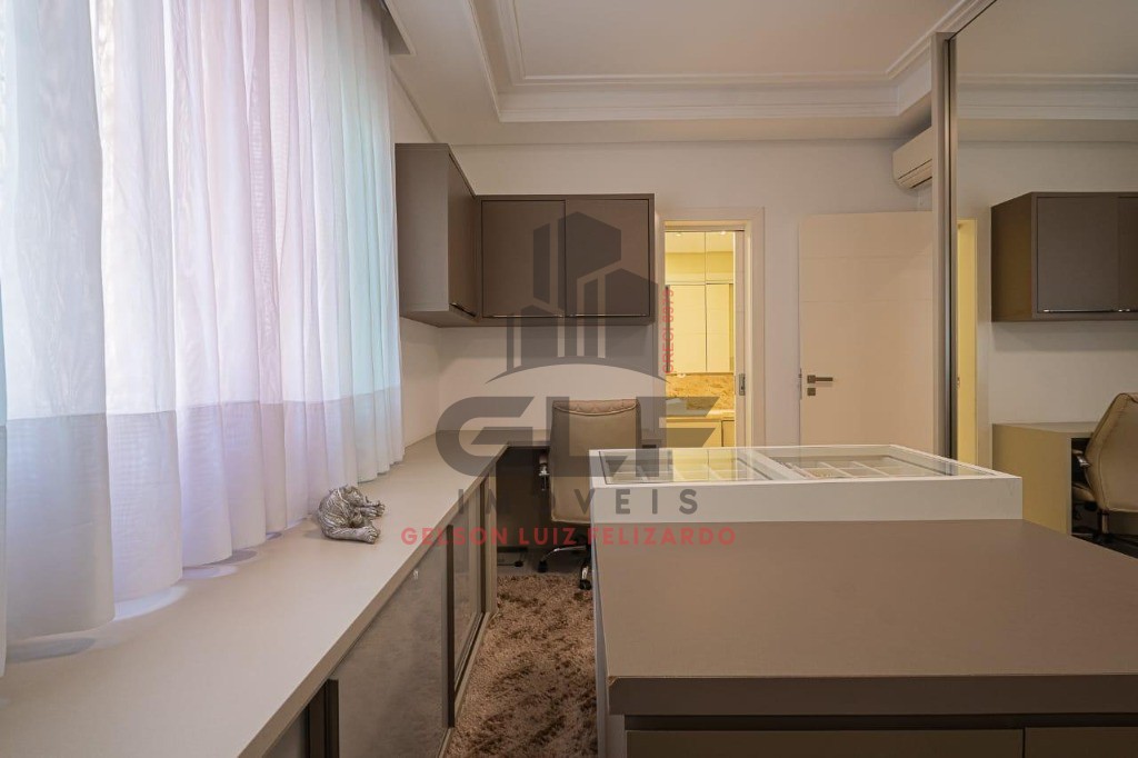 Apartamento a venda em Itapema/SC bairro Meia Praia, com 260,78m² área privativa sendo 4 suítes 2 vagas de garagem 5 banheiros, área de lazer completa