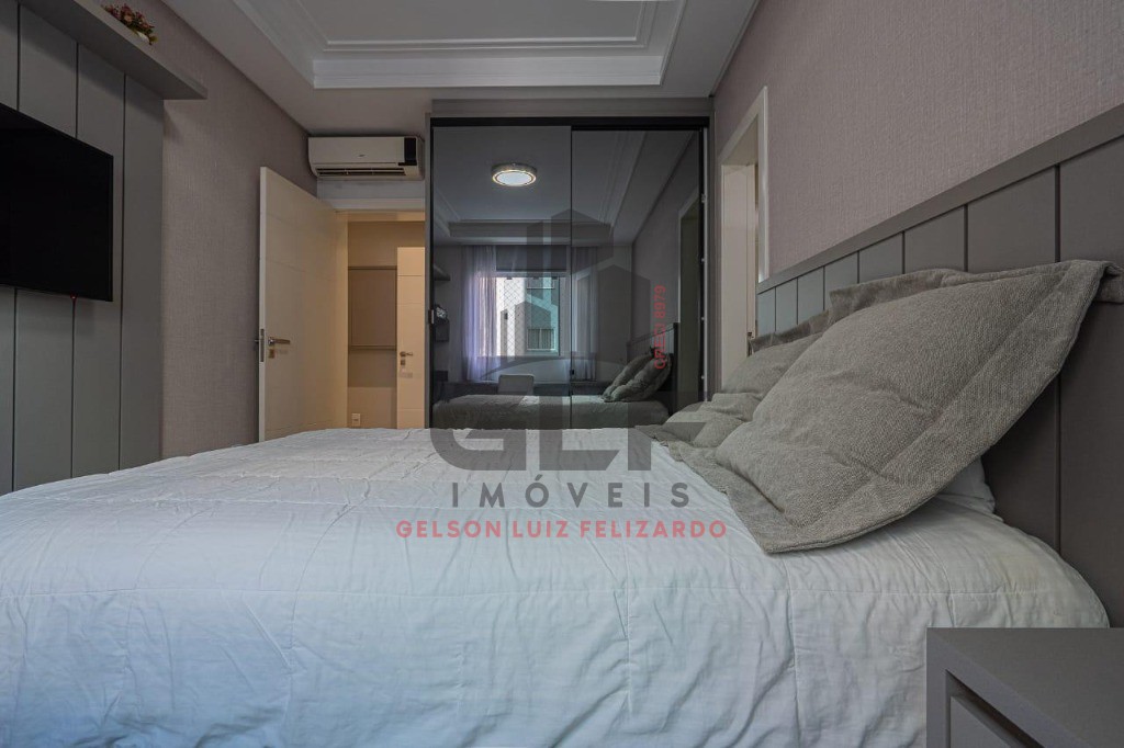 Apartamento a venda em Itapema/SC bairro Meia Praia, com 260,78m² área privativa sendo 4 suítes 2 vagas de garagem 5 banheiros, área de lazer completa