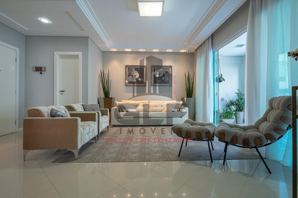 Apartamento a venda em Itapema/SC bairro Meia Praia, com 260,78m² área privativa sendo 4 suítes 2 vagas de garagem 5 banheiros, área de lazer completa