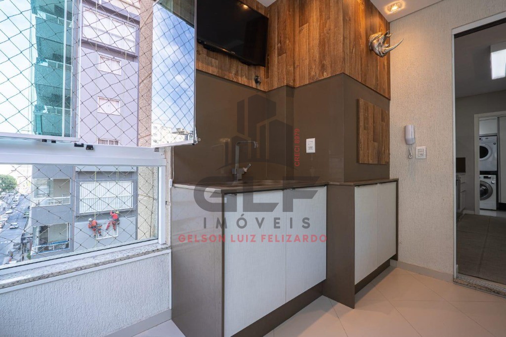 Apartamento a venda em Itapema/SC bairro Meia Praia, com 260,78m² área privativa sendo 4 suítes 2 vagas de garagem 5 banheiros, área de lazer completa