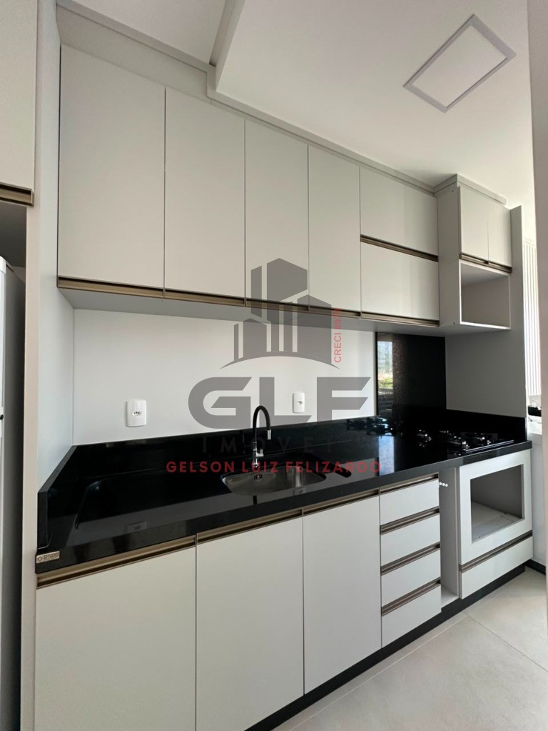Apartamento A venda em Porto Belo/SC com 64m² área privativa sendo 1 suíte, 1 vaga de garagem, bem localizado