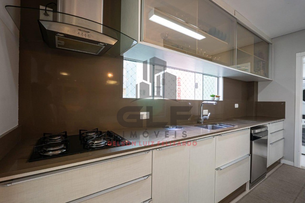 Apartamento a venda em Itapema/SC bairro Meia Praia, com 260,78m² área privativa sendo 4 suítes 2 vagas de garagem 5 banheiros, área de lazer completa
