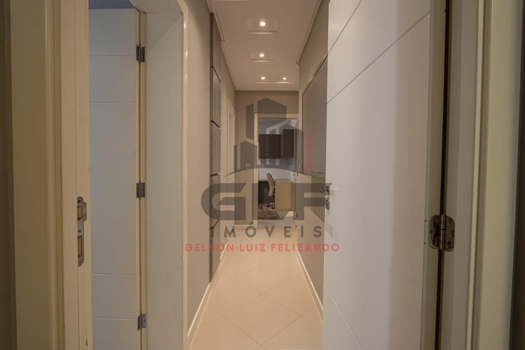 Apartamento a venda em Itapema/SC bairro Meia Praia, com 260,78m² área privativa sendo 4 suítes 2 vagas de garagem 5 banheiros, área de lazer completa
