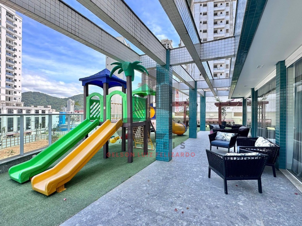 Vende se apartamento pronto em Itapema/SC bairro Centro, com 117m² área privativa sendo 3 dormitórios 3 vagas de garagem lazer completo