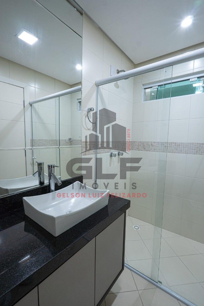 Apartamento a venda em Itapema/SC bairro Meia Praia, com 260,78m² área privativa sendo 4 suítes 2 vagas de garagem 5 banheiros, área de lazer completa