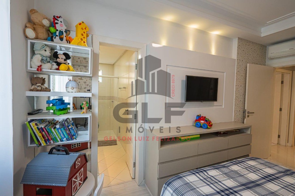 Apartamento a venda em Itapema/SC bairro Meia Praia, com 260,78m² área privativa sendo 4 suítes 2 vagas de garagem 5 banheiros, área de lazer completa
